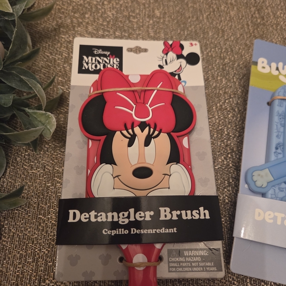 Detangler Brush, Choice Of - Picture 3 of 9